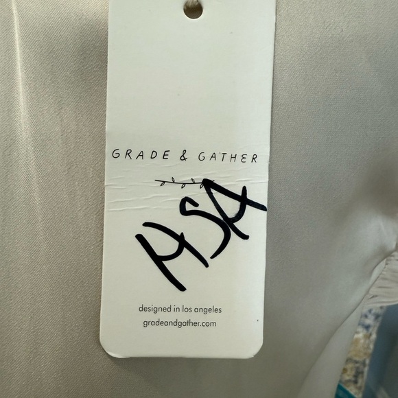 Cream Sleeveless Ruffled Blouse - Picture 3 of 7